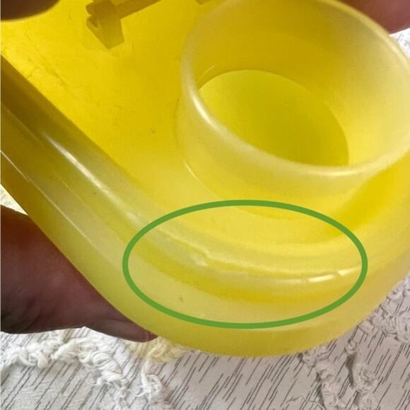 Vintage Yellow Tupperware 1 Quart Pitcher 792-7 - Picture 12 of 12